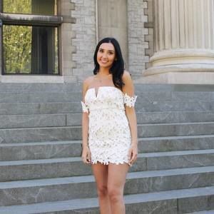 Meet your Posher, Lara